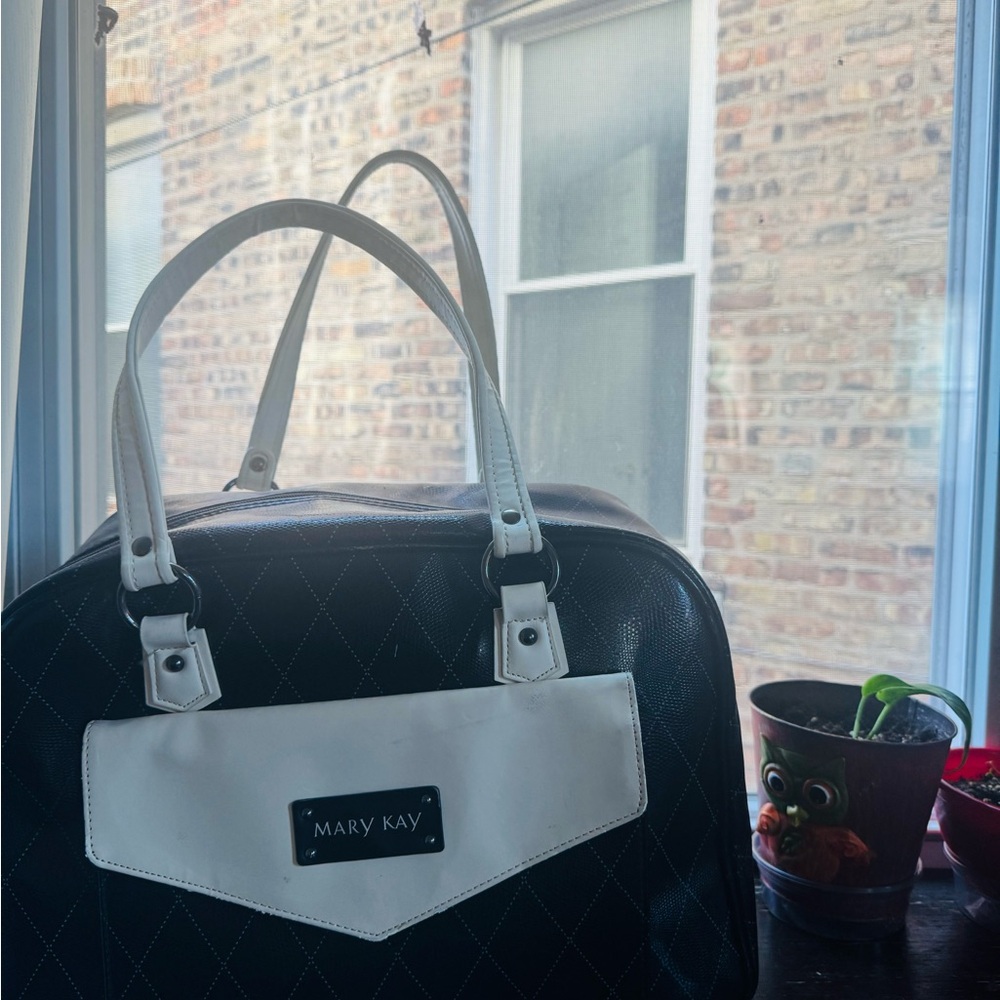 Mary Kay Black and White Tote Bag with Structured Design